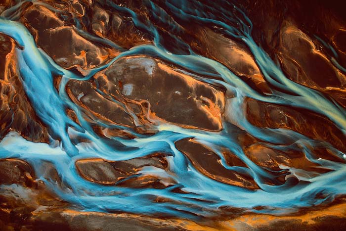 Río Piorsa, Islandia. La energía hidráulica satisface más del 80% de las necesidades eléctricas de Islandia. (63°57’ N - 20°33’ W). © Yann Arthus-Bertrand / Altitude Photo